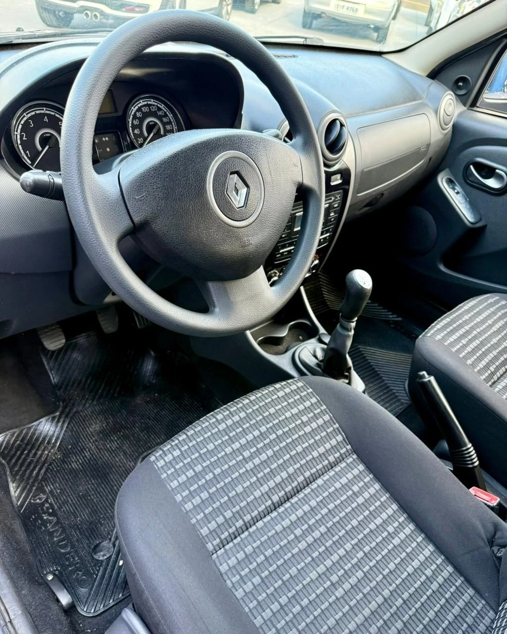 RENAULT SANDERO