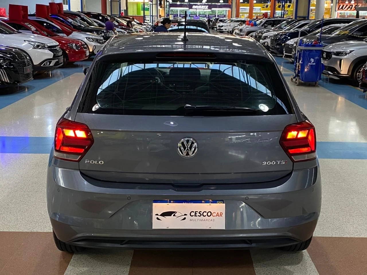 VOLKSWAGEN POLO