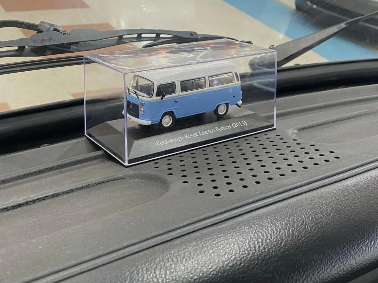 VOLKSWAGEN KOMBI