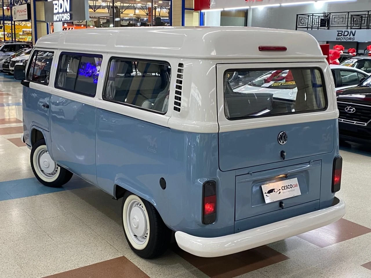 VOLKSWAGEN KOMBI