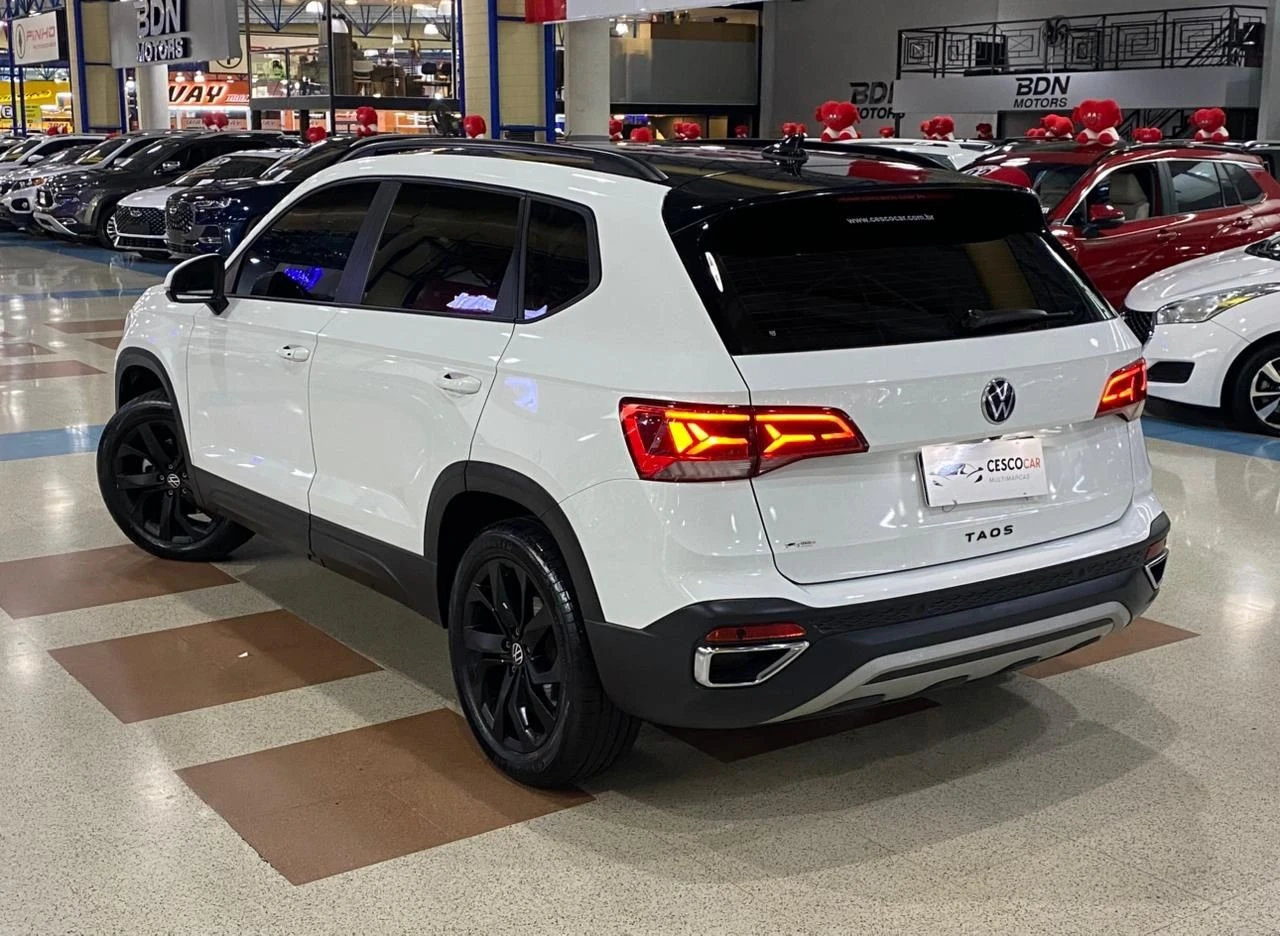 VOLKSWAGEN TAOS