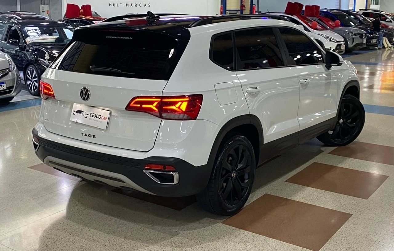 VOLKSWAGEN TAOS