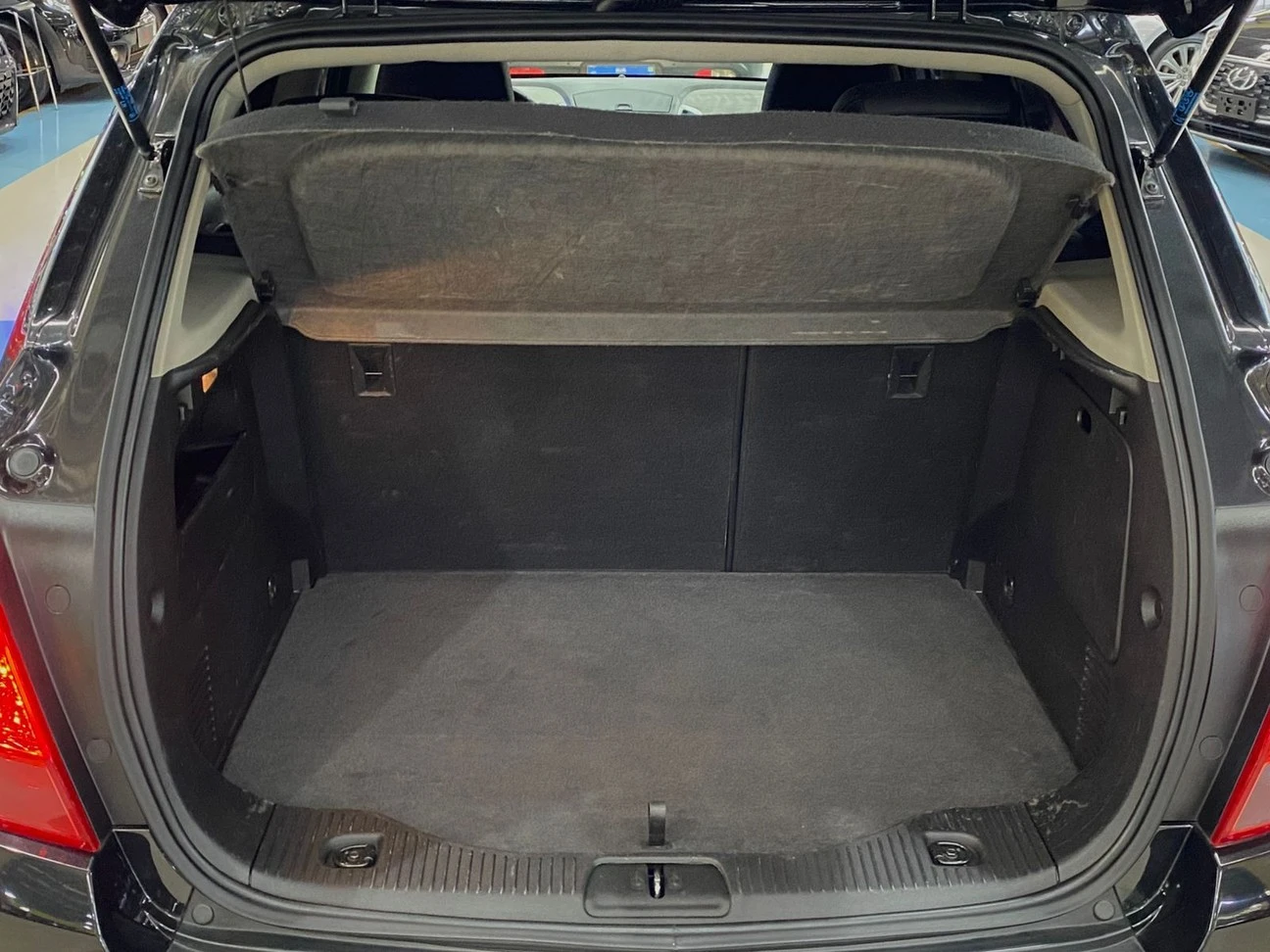 CHEVROLET TRACKER