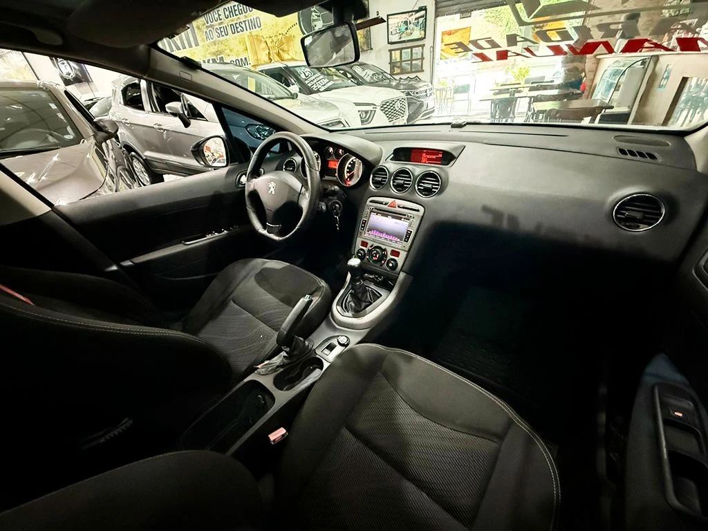 PEUGEOT 308