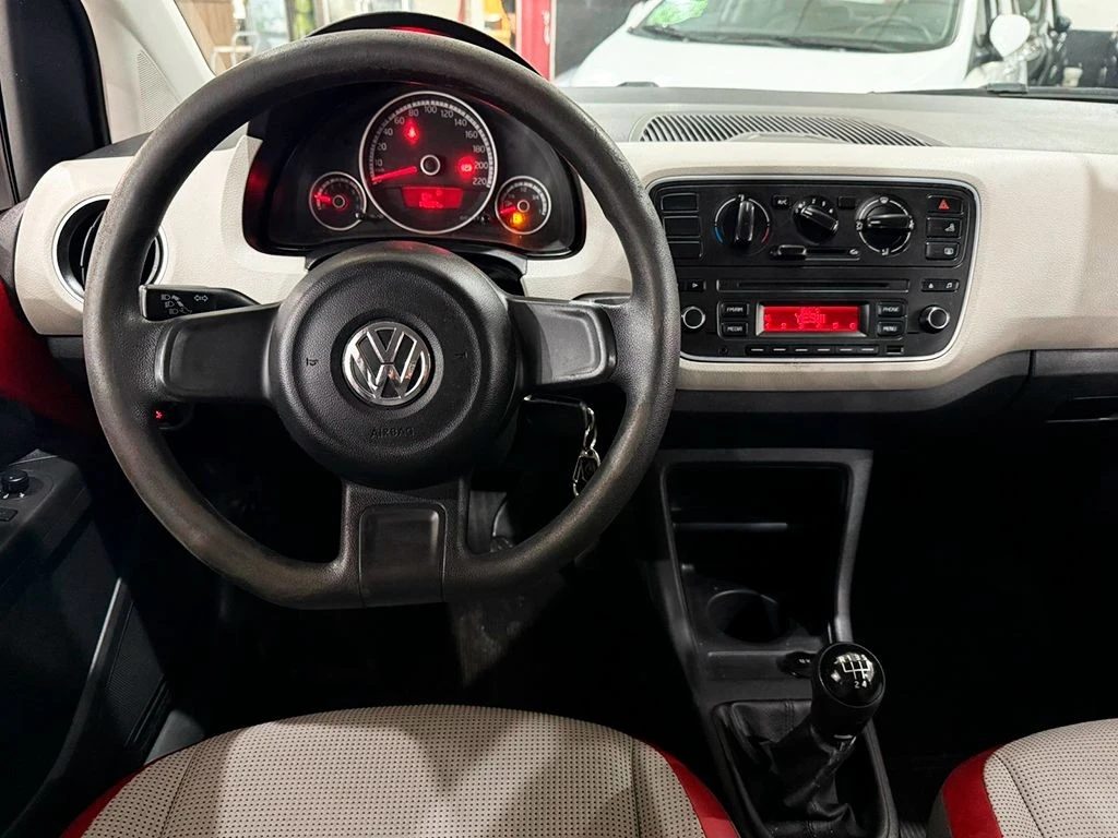 VOLKSWAGEN UP
