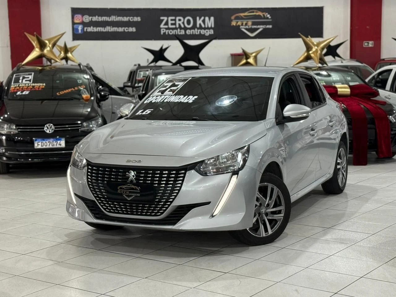 PEUGEOT 208