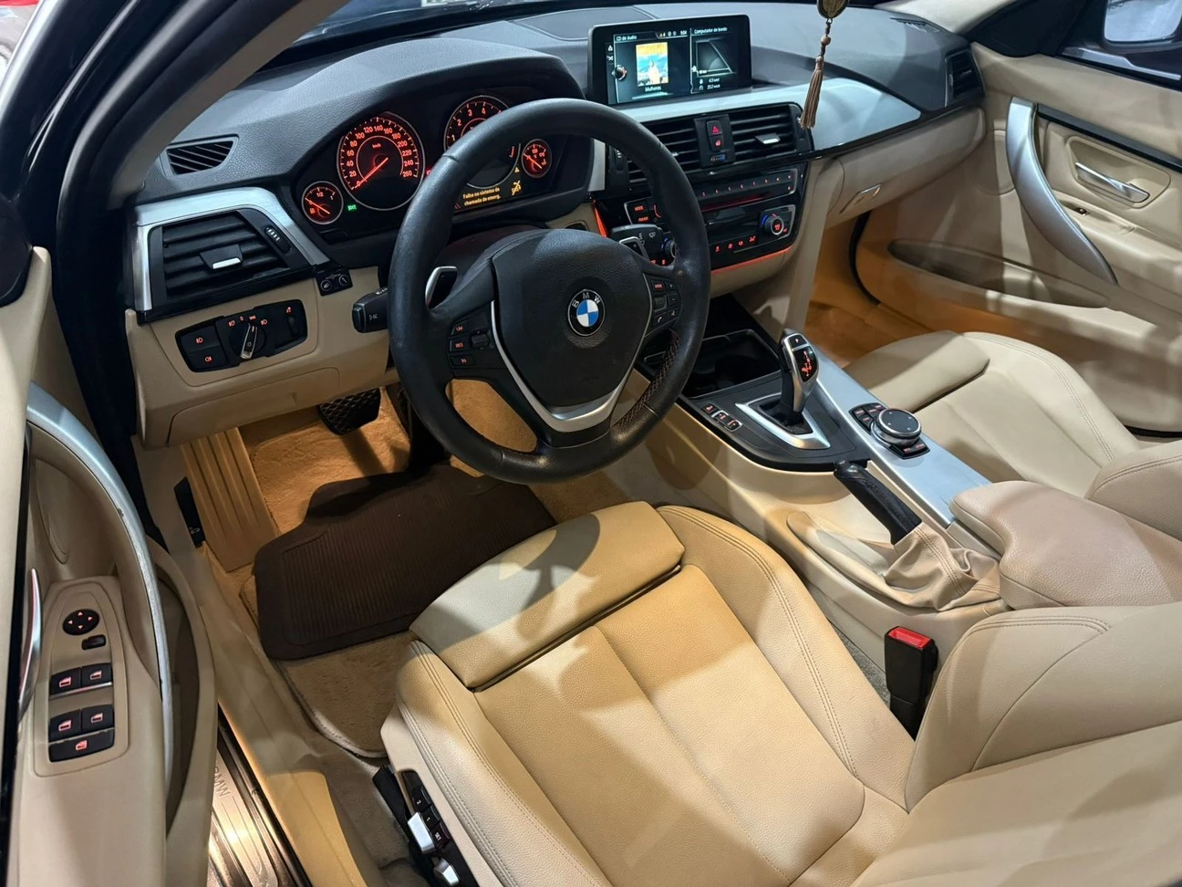 BMW 328i