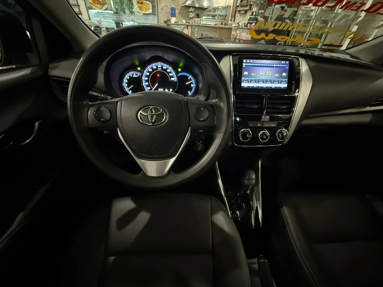 TOYOTA YARIS