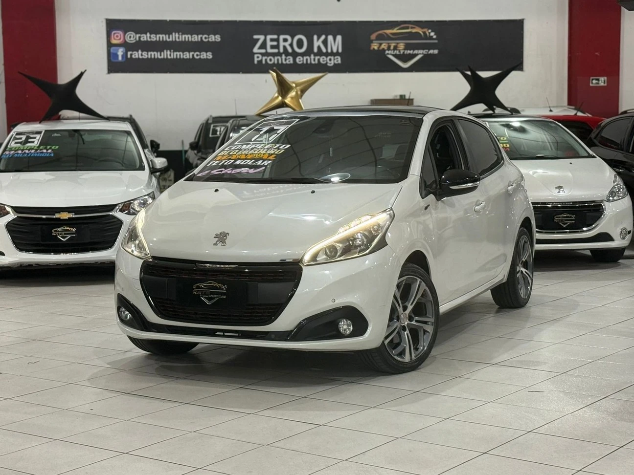 PEUGEOT 208