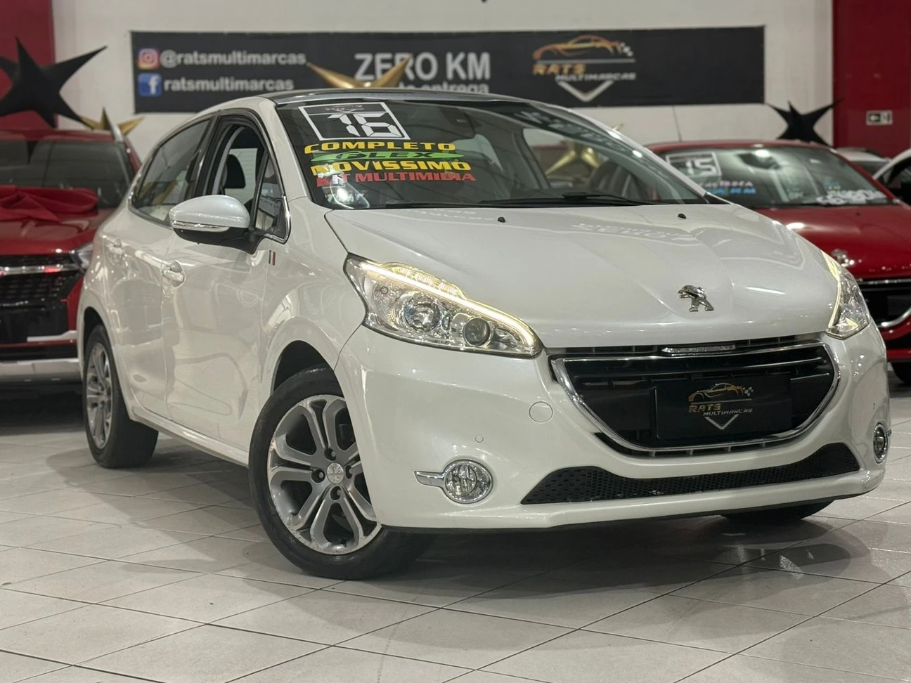 PEUGEOT 208