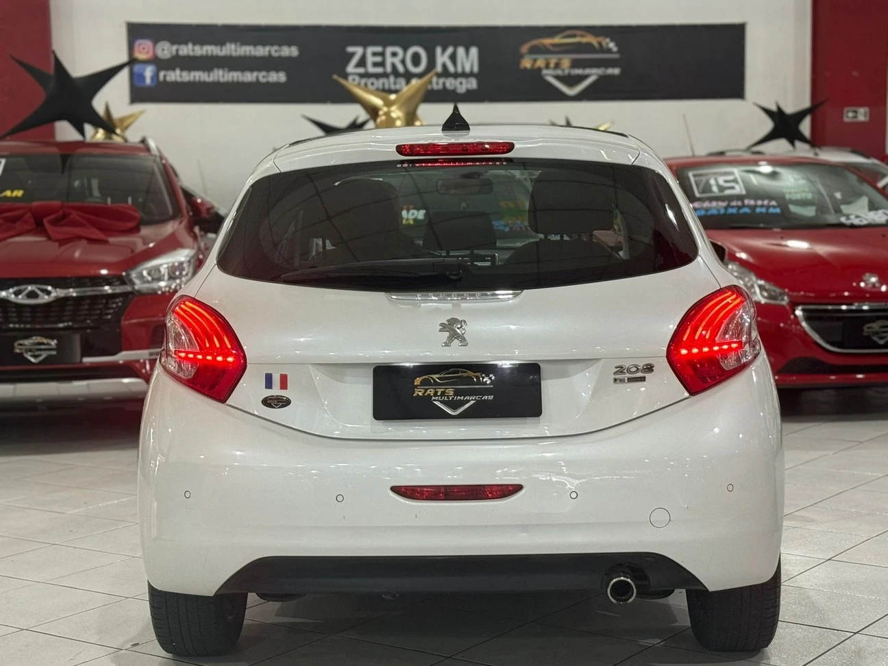 PEUGEOT 208