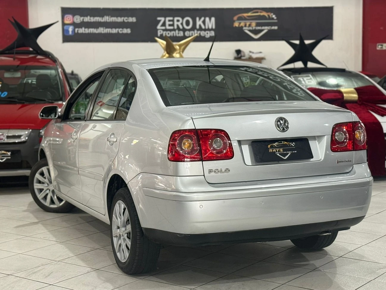 VOLKSWAGEN POLO SEDAN