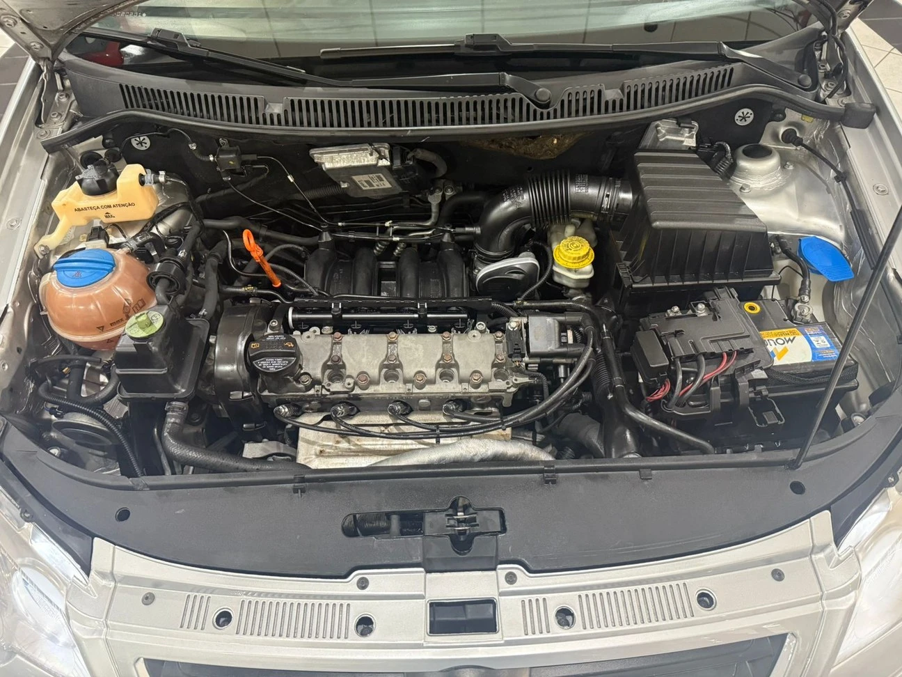 VOLKSWAGEN POLO SEDAN