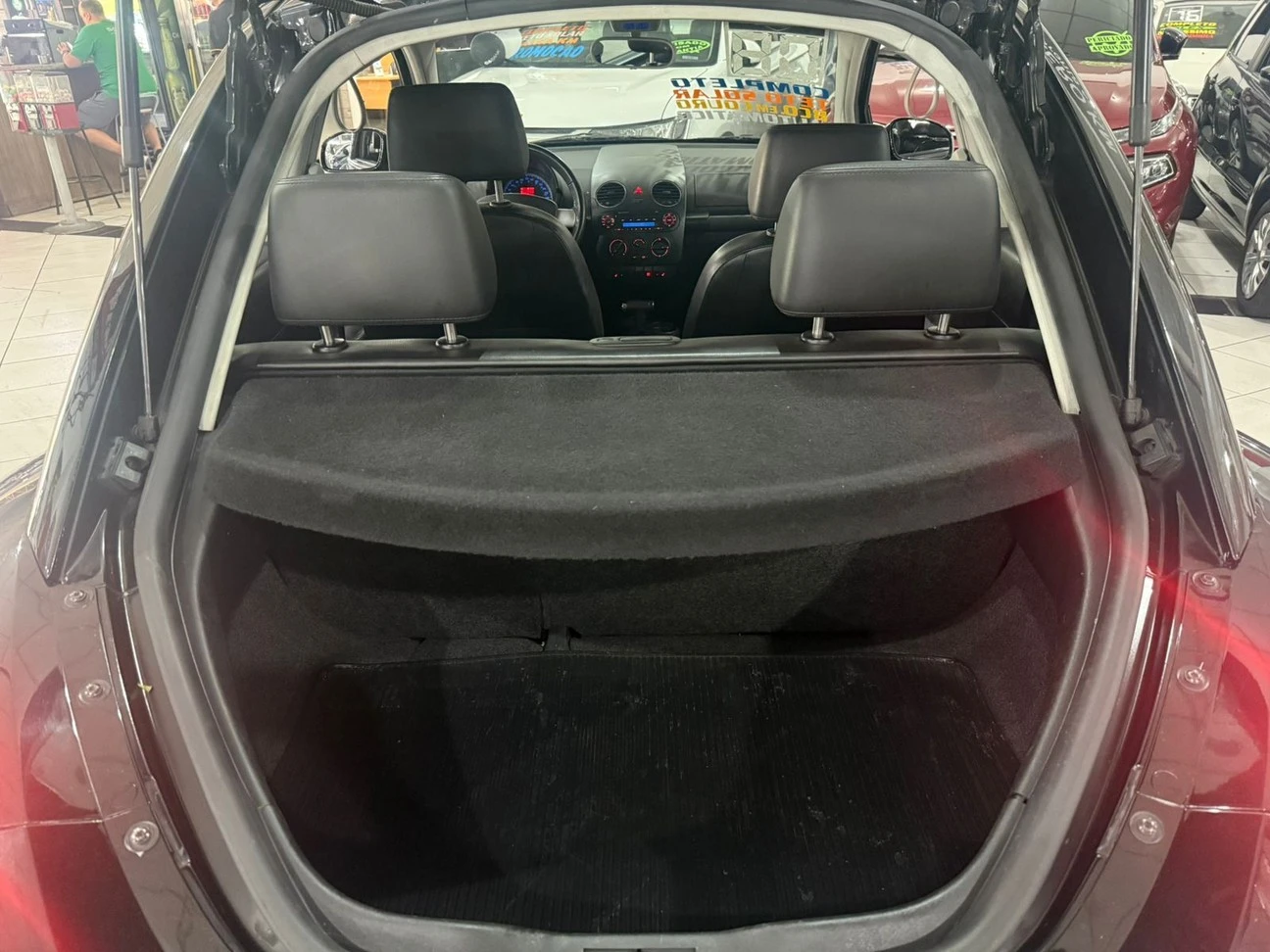 VOLKSWAGEN NEW BEETLE