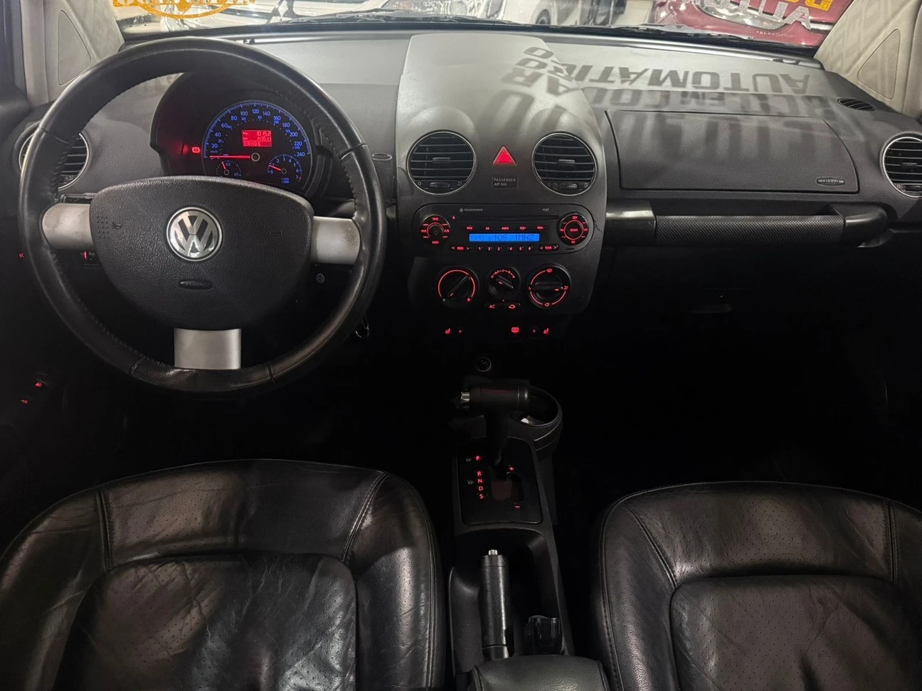 VOLKSWAGEN NEW BEETLE