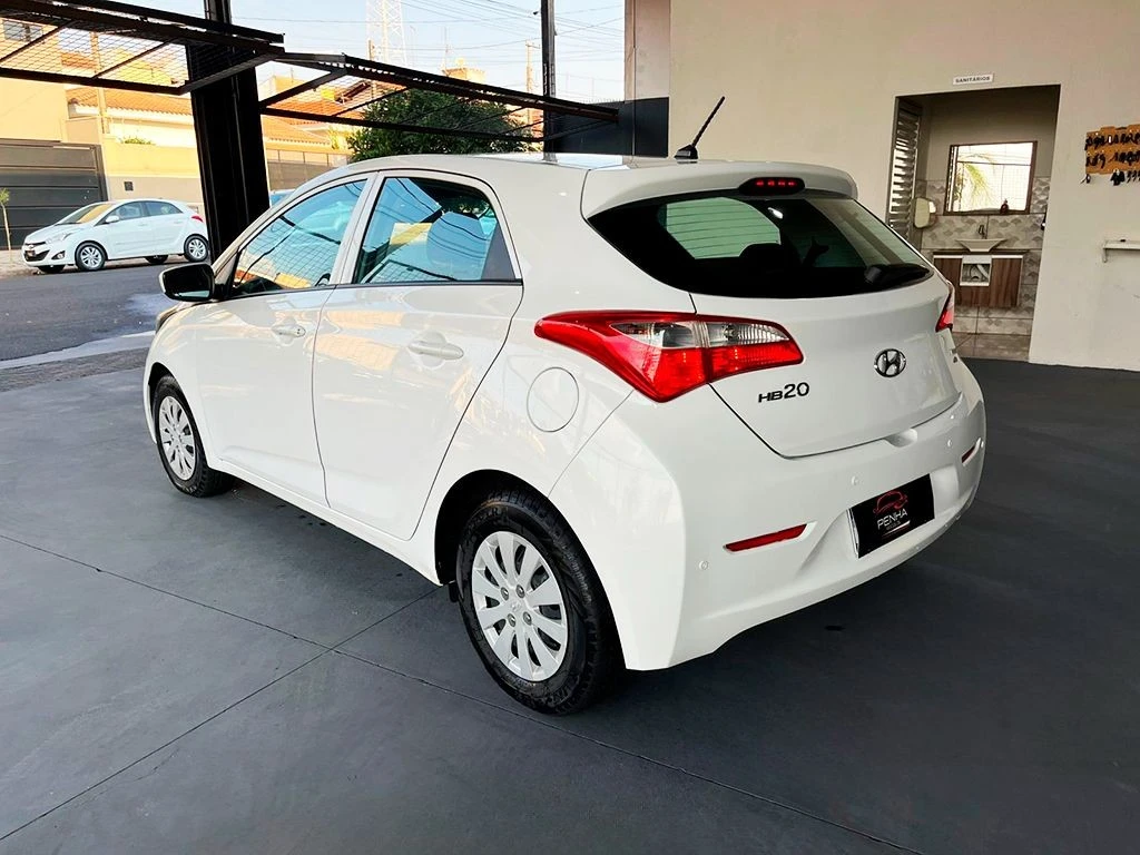 HYUNDAI HB20