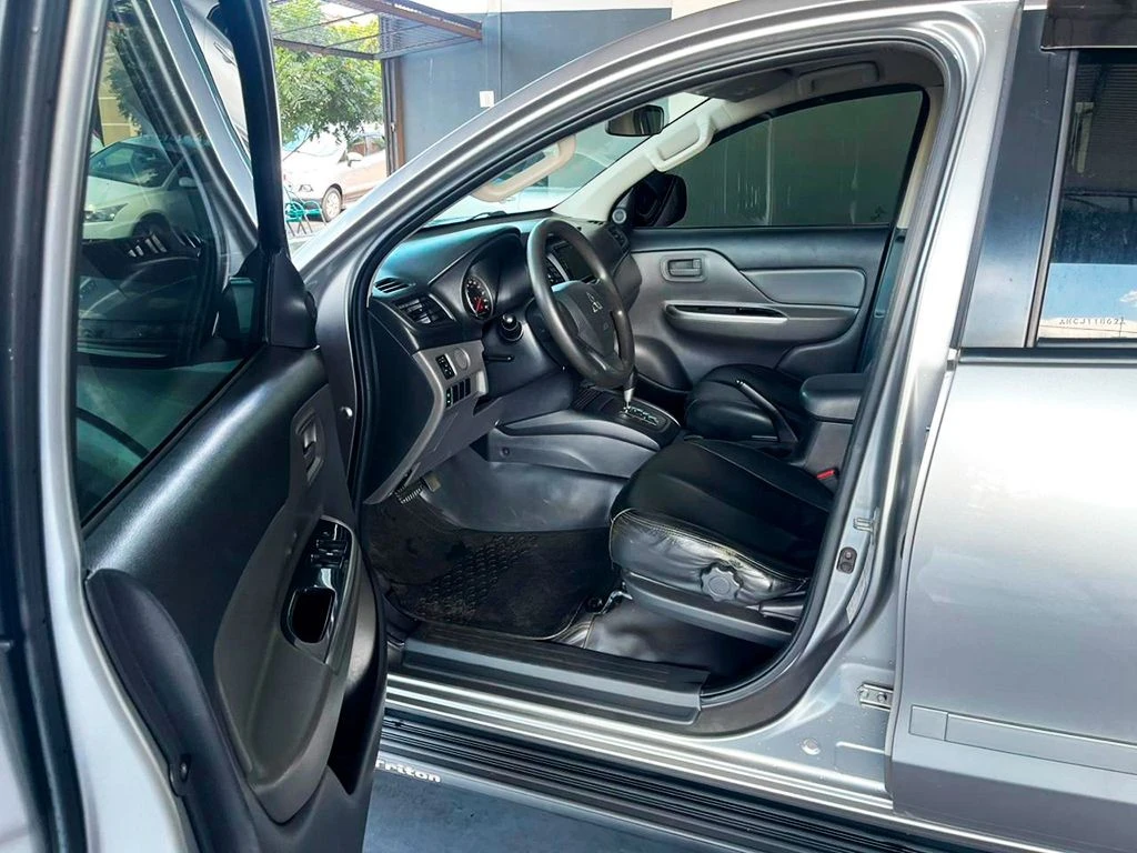 MITSUBISHI L200 TRITON