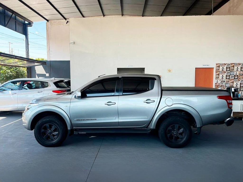 MITSUBISHI L200 TRITON