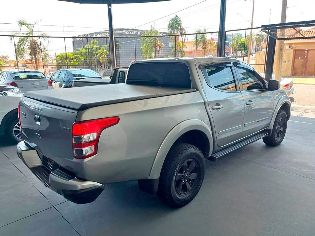 MITSUBISHI L200 TRITON