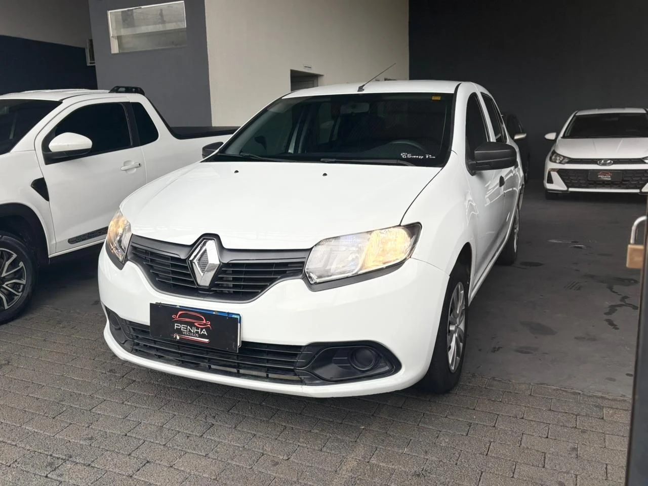 RENAULT LOGAN