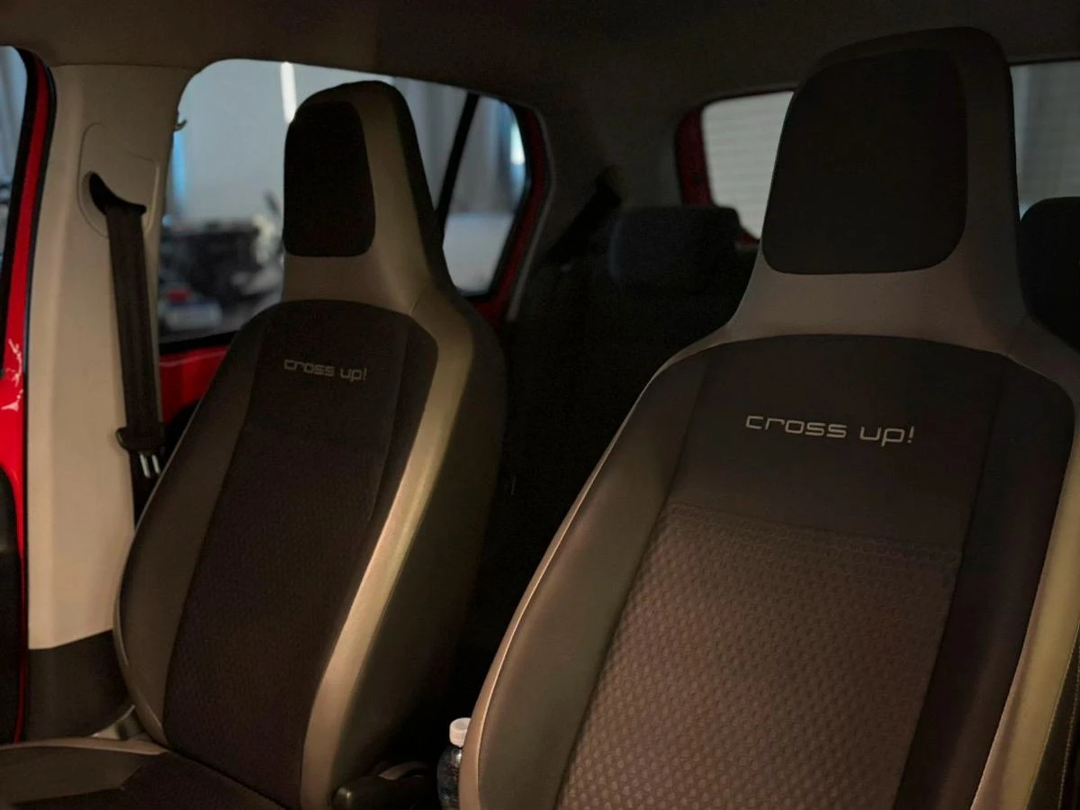 VOLKSWAGEN CROSS UP