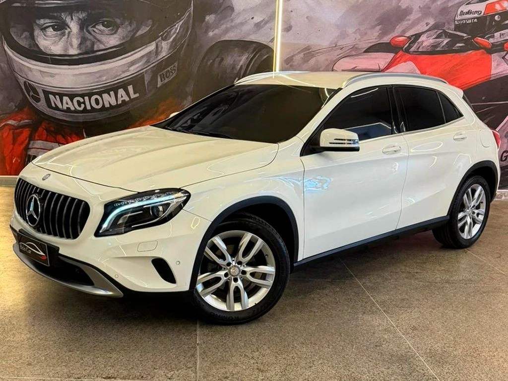 MERCEDES-BENZ GLA 200