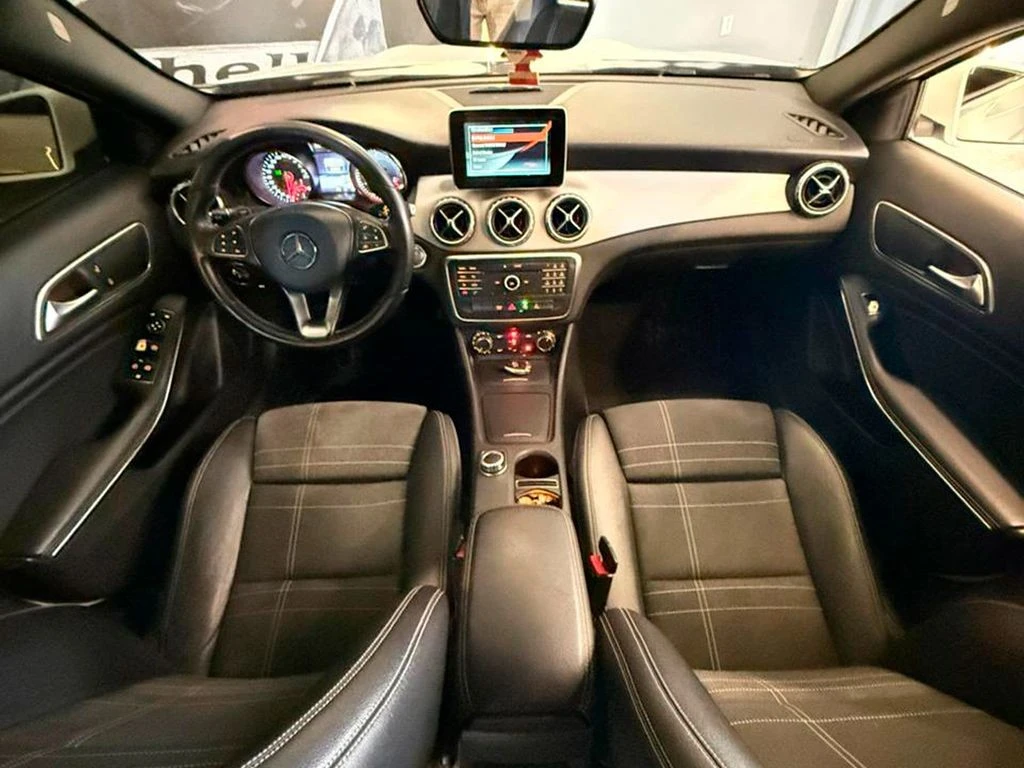 MERCEDES-BENZ GLA 200