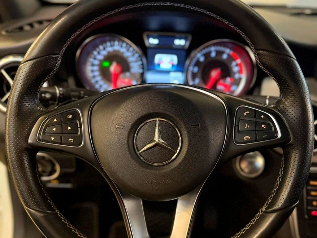 MERCEDES-BENZ GLA 200