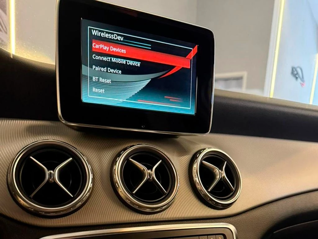 MERCEDES-BENZ GLA 200