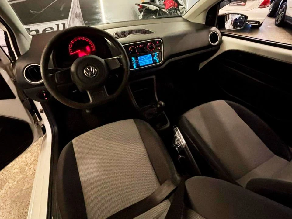 VOLKSWAGEN UP