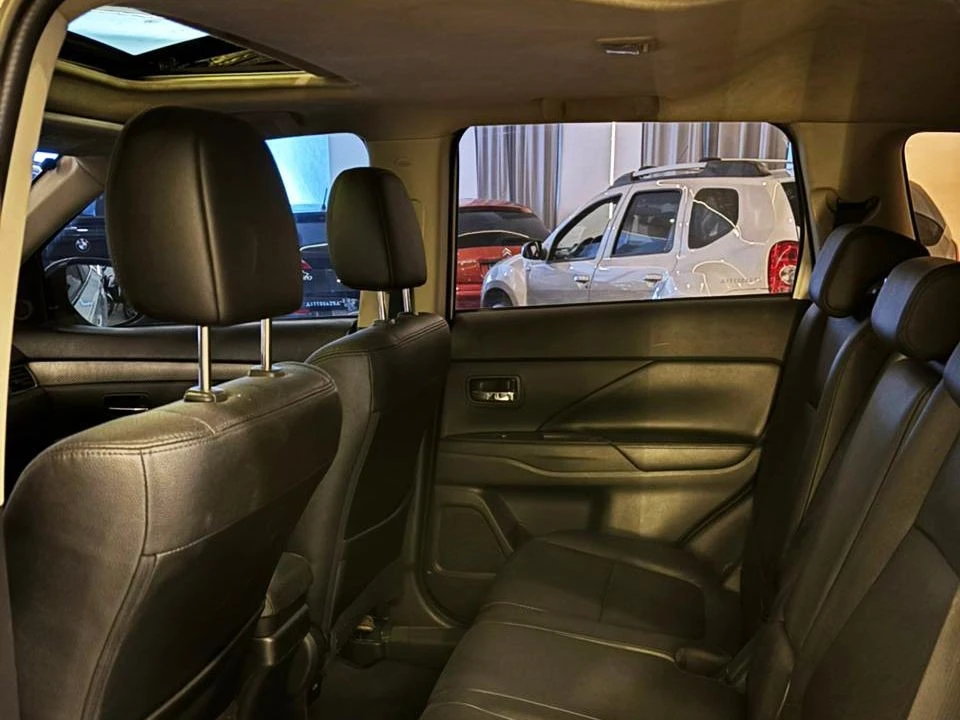 MITSUBISHI OUTLANDER