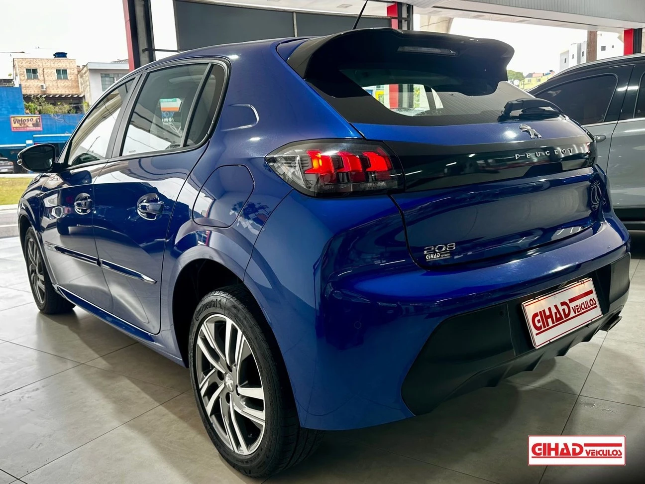 PEUGEOT 208