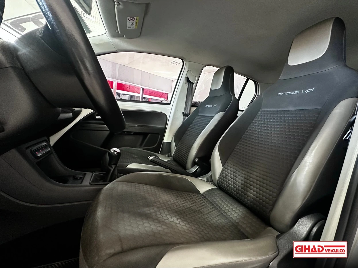 VOLKSWAGEN CROSS UP