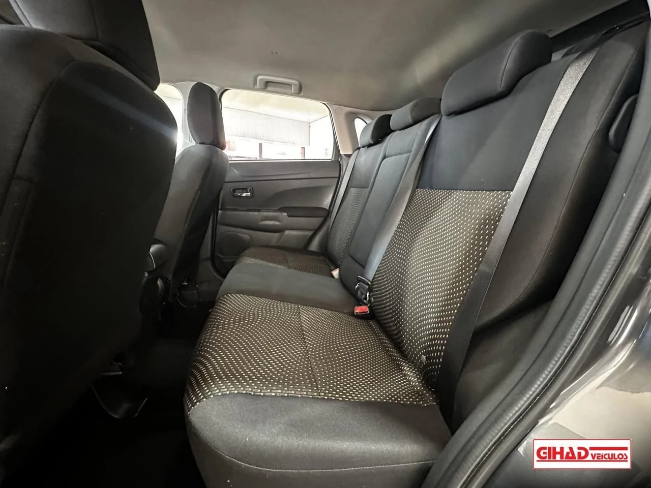 MITSUBISHI OUTLANDER SPORT