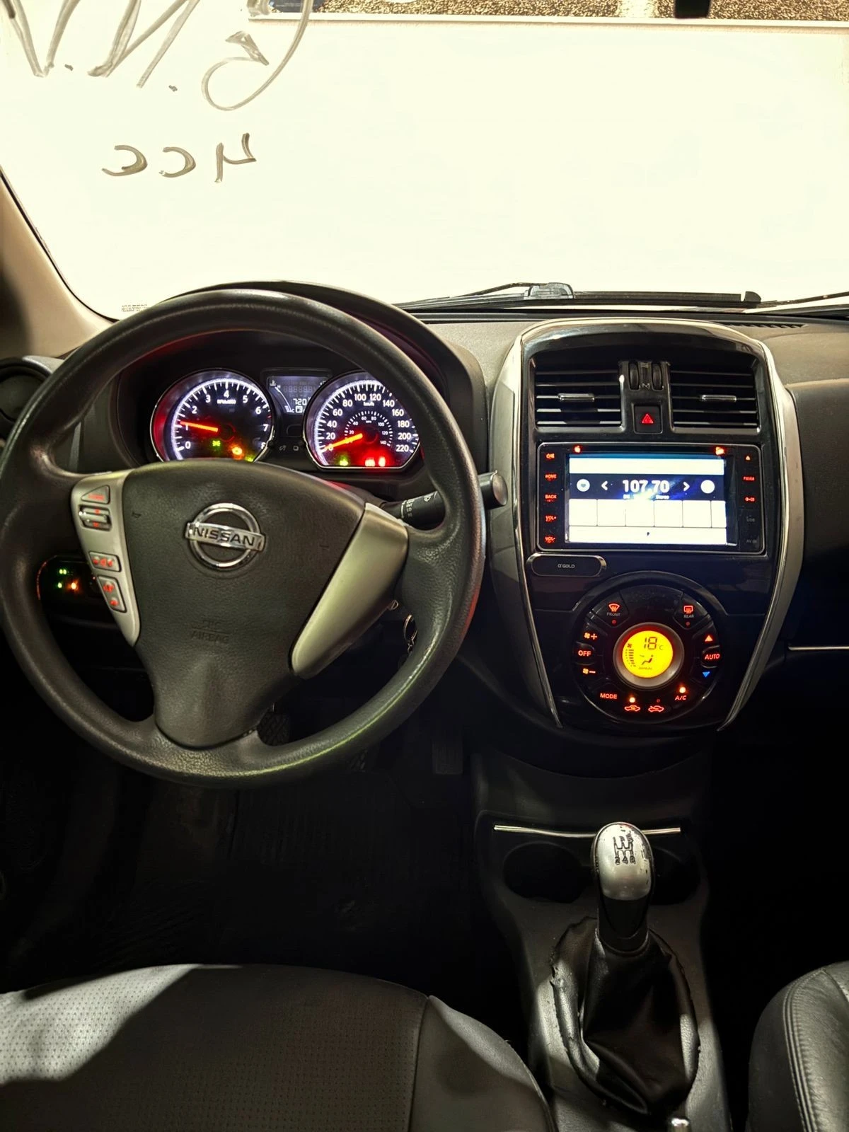 NISSAN VERSA