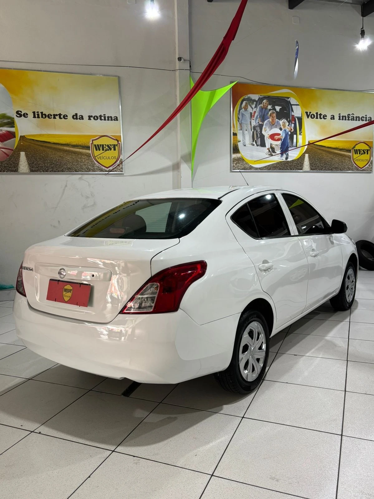 NISSAN VERSA