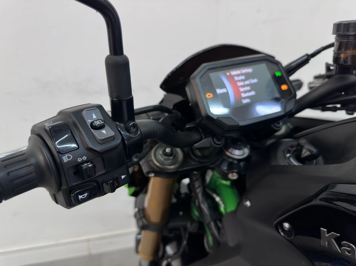 KAWASAKI Z900 R EDITION