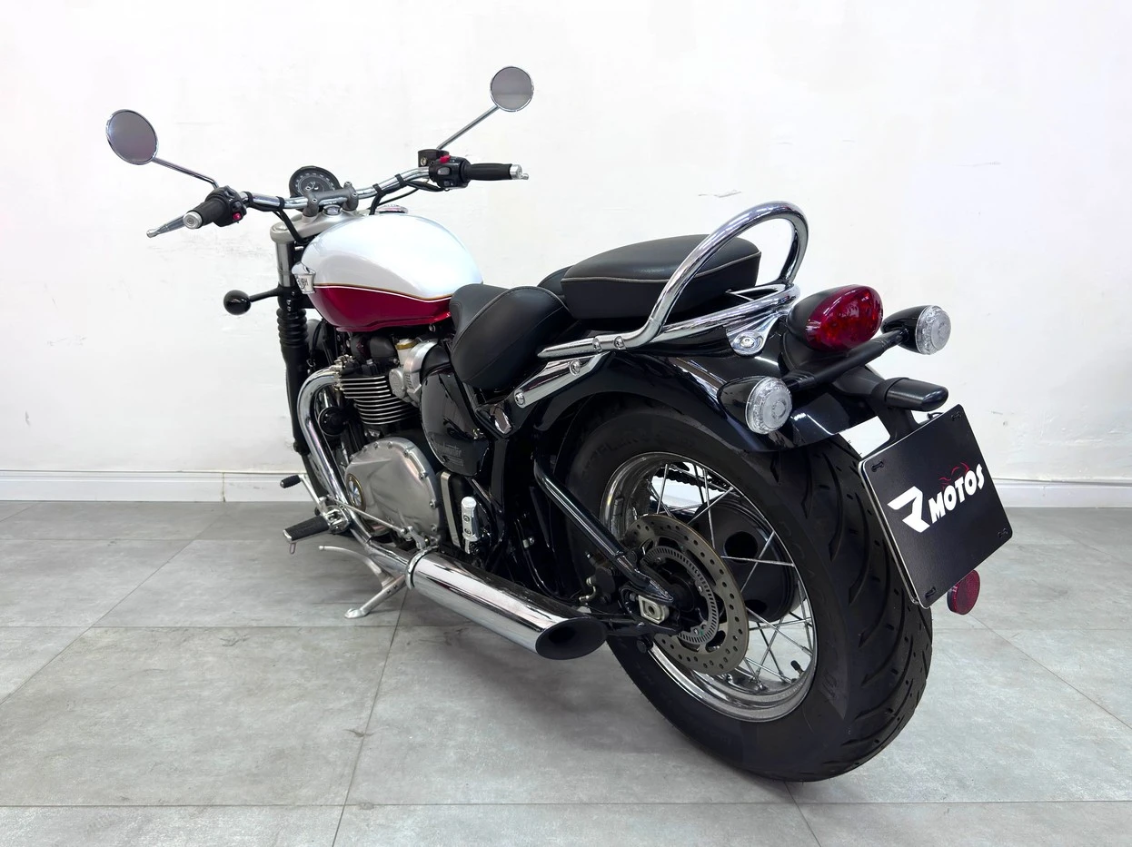 TRIUMPH BONNEVILLE SPEEDMASTER