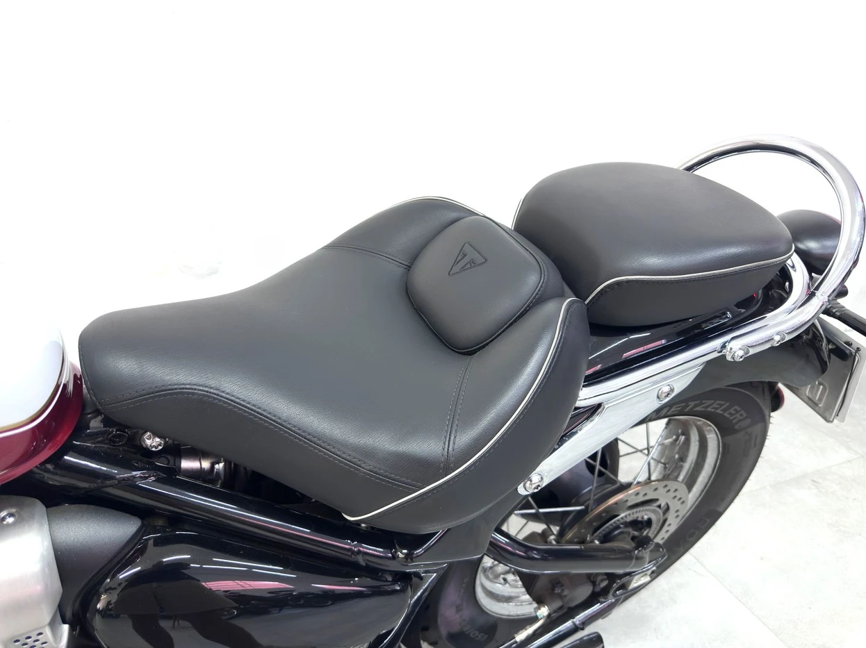 TRIUMPH BONNEVILLE SPEEDMASTER