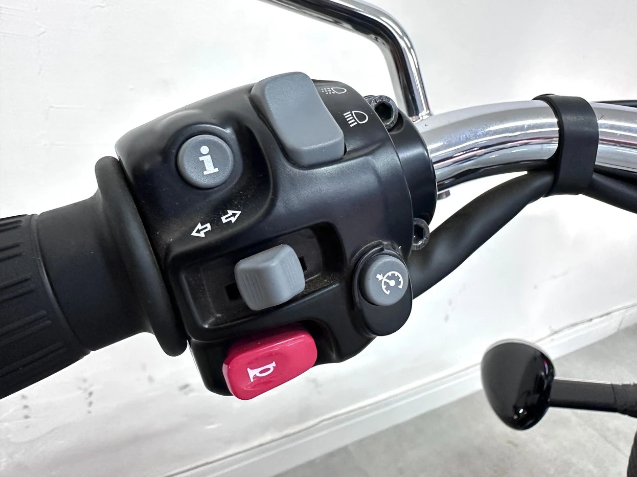 TRIUMPH BONNEVILLE SPEEDMASTER