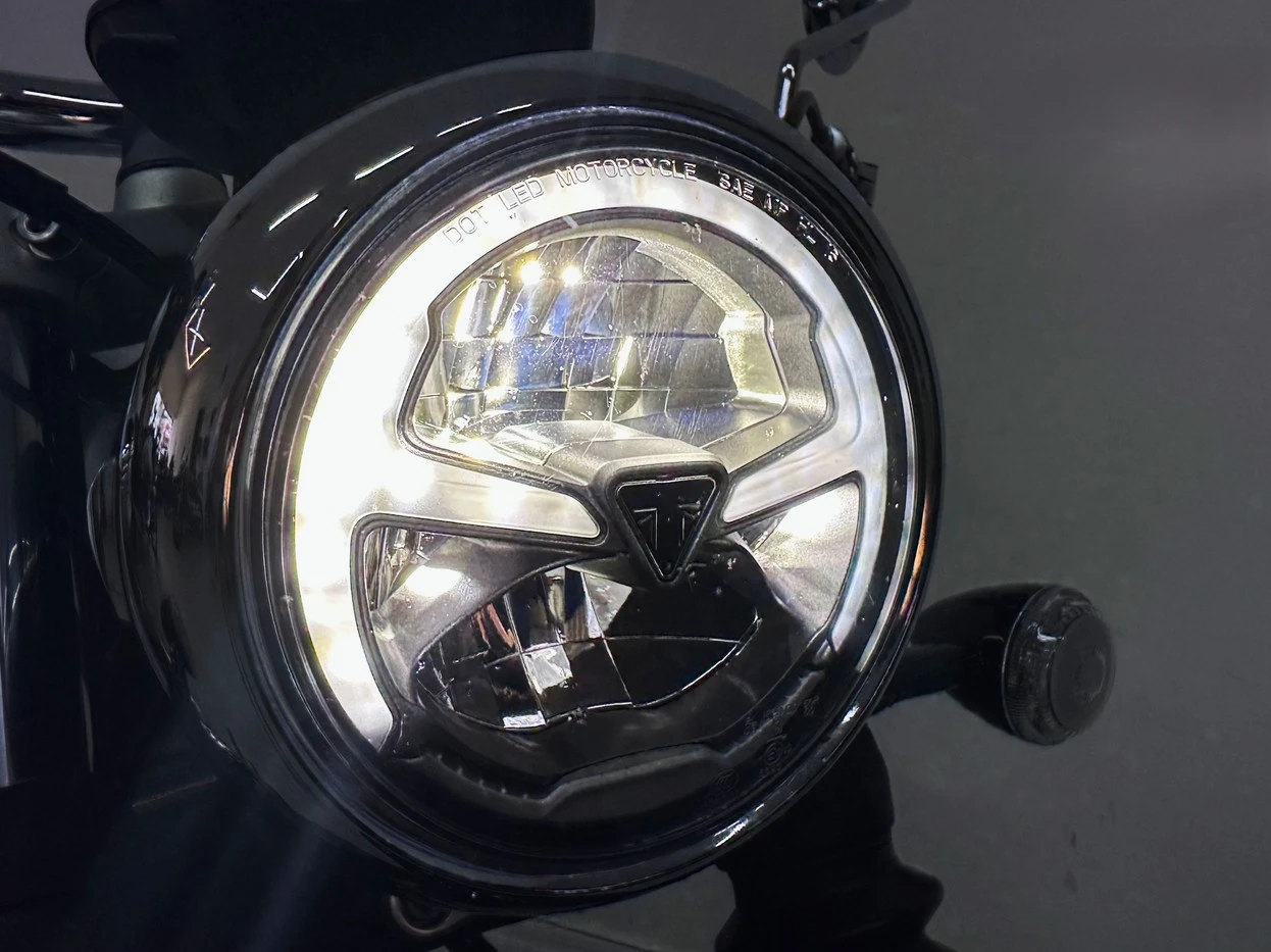 TRIUMPH BONNEVILLE SPEEDMASTER