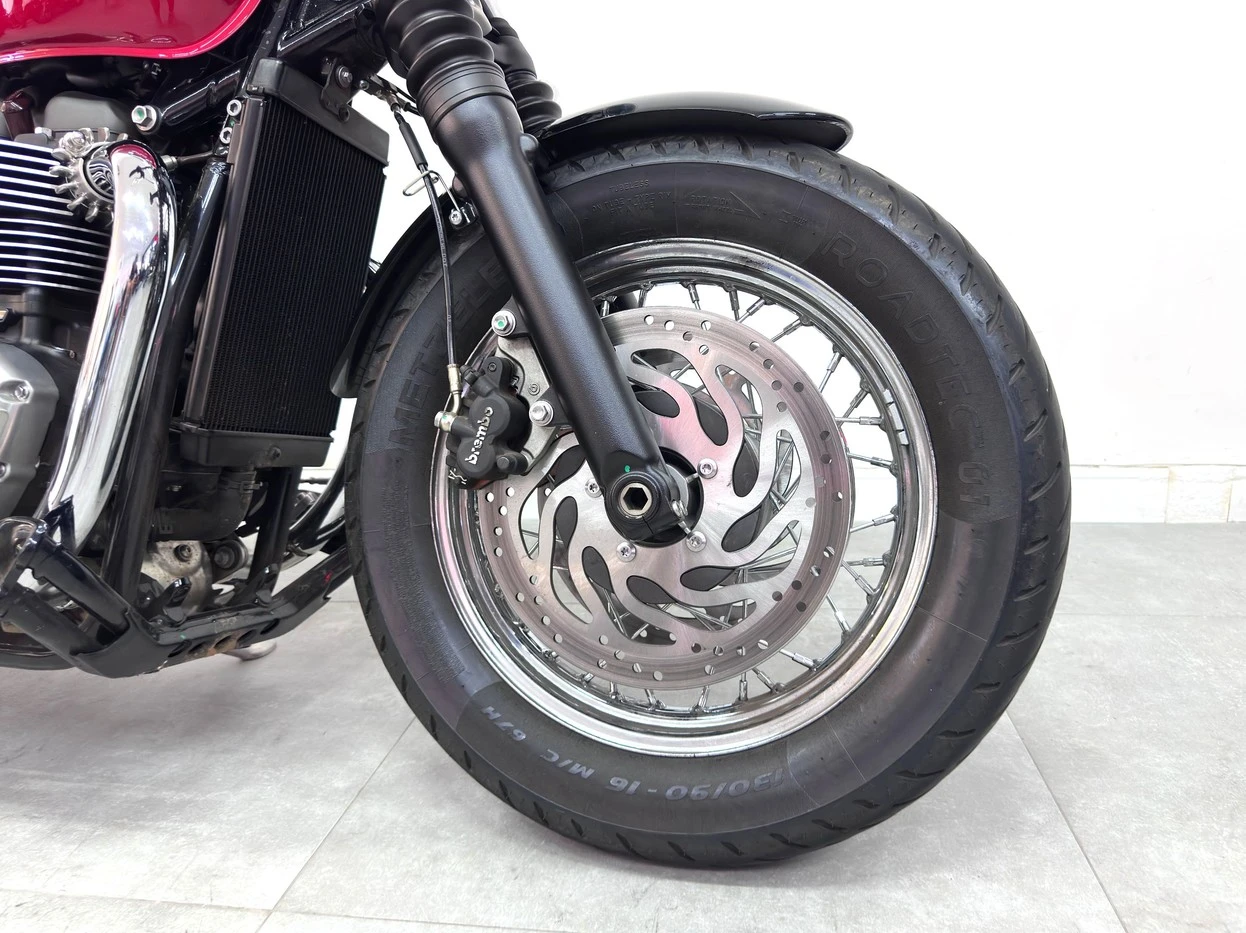 TRIUMPH BONNEVILLE SPEEDMASTER