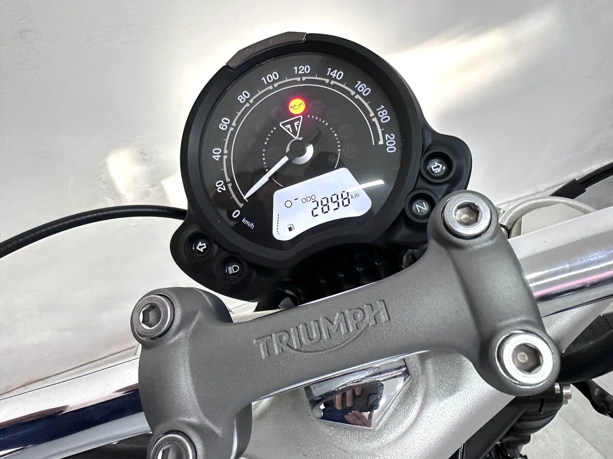 TRIUMPH BONNEVILLE SPEEDMASTER