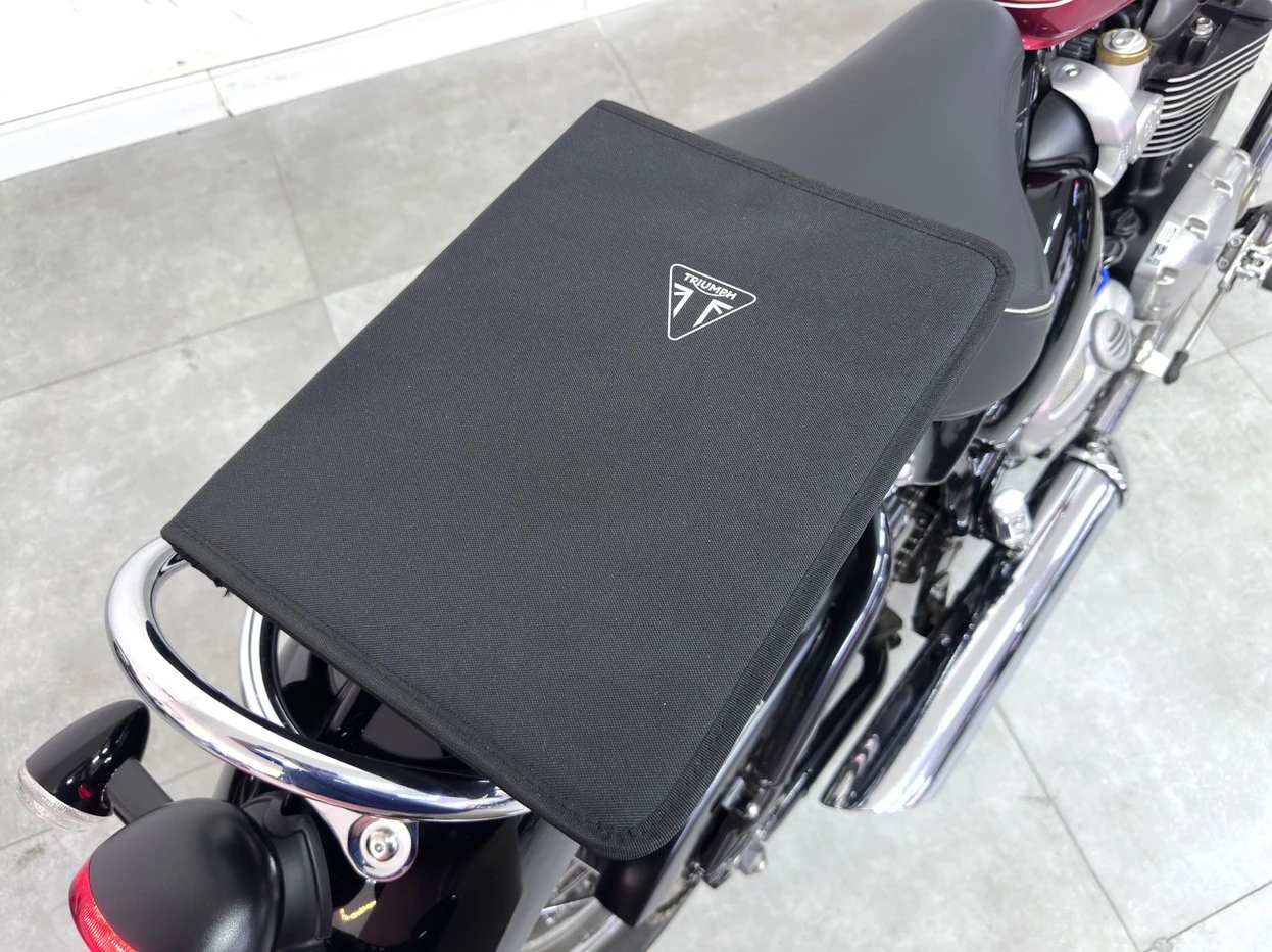 TRIUMPH BONNEVILLE SPEEDMASTER