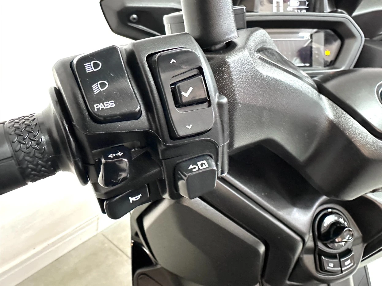 YAMAHA XMAX 250 CONNECTED ABS