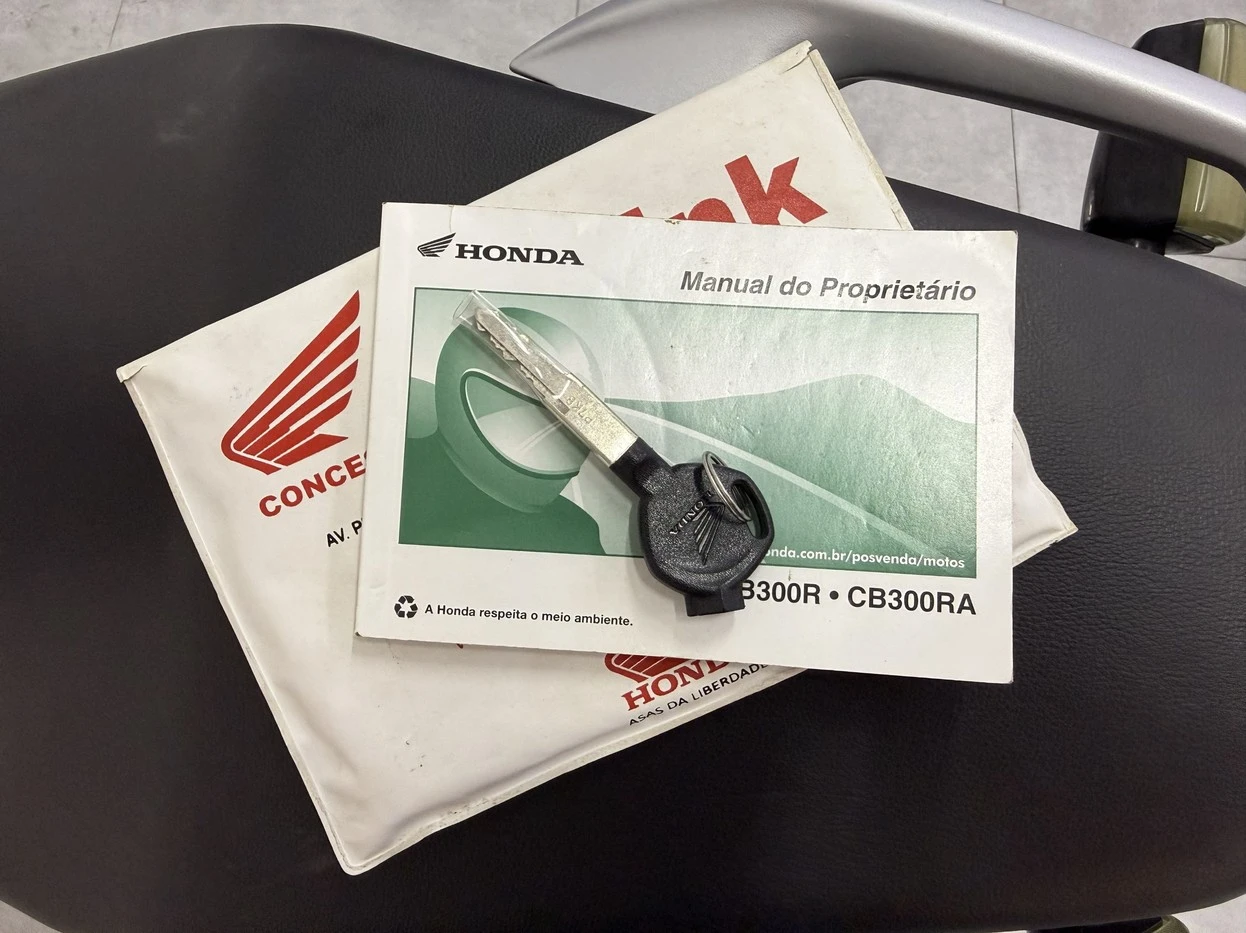 HONDA CB 300R