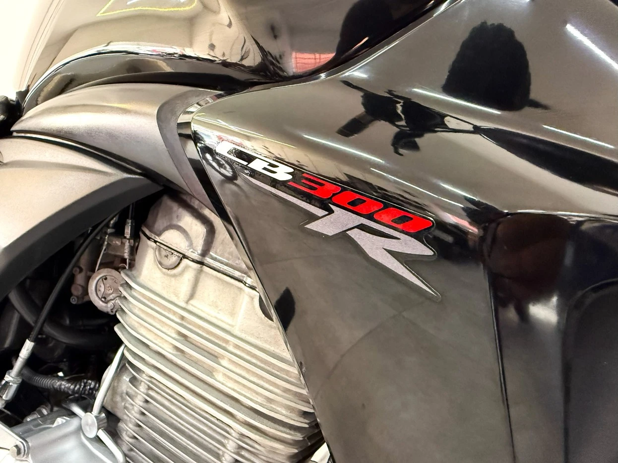 HONDA CB 300R