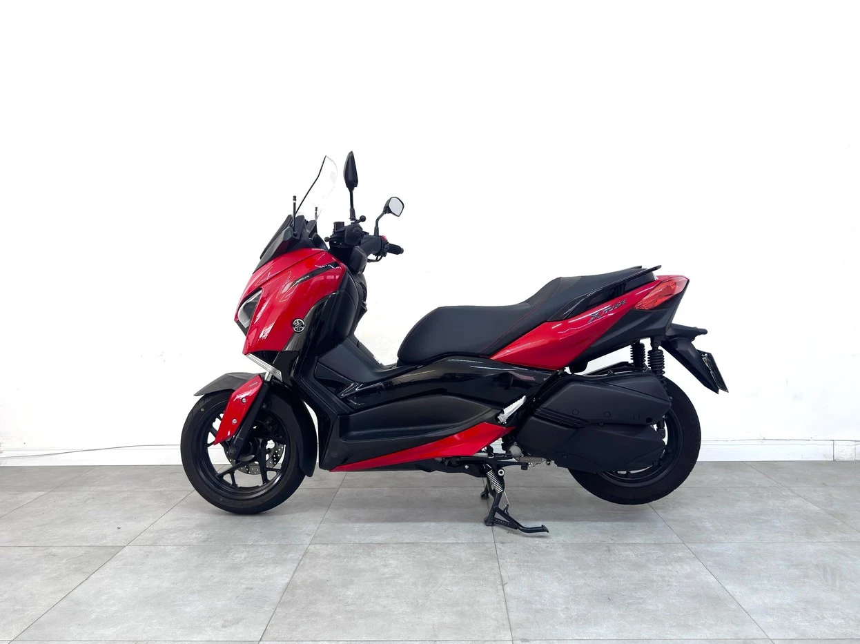 YAMAHA XMAX ABS