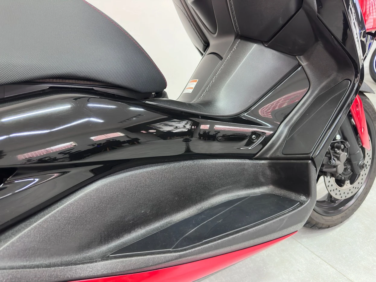 YAMAHA XMAX ABS