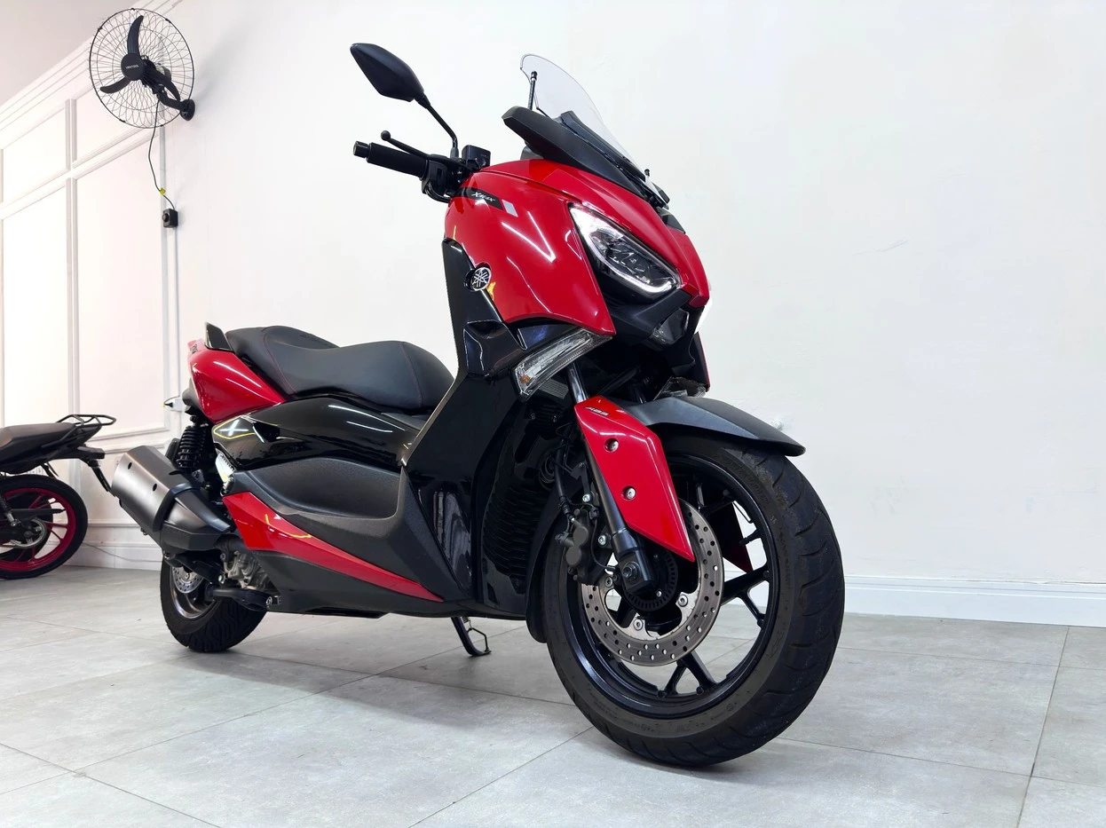 YAMAHA XMAX ABS